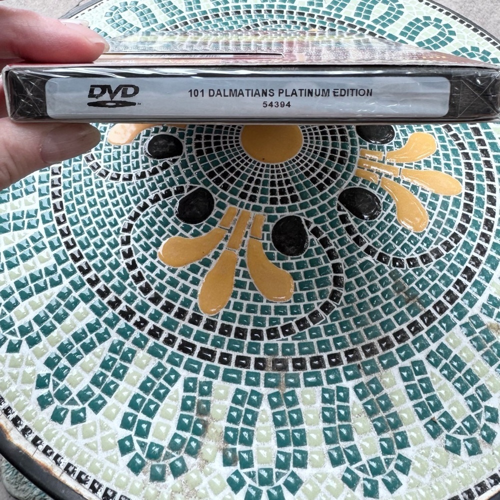 101 Dalmatians Platinum Edition DVD - Picture 5 of 6